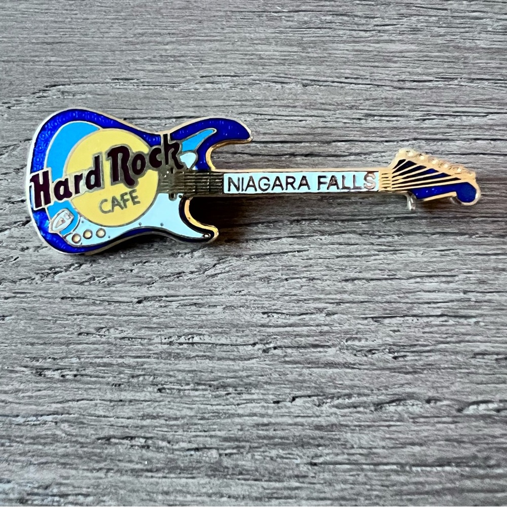 🎸 Hard Rock Cafe Niagara Falls Guitar Pin | Collectible Souvenir Enamel Pin